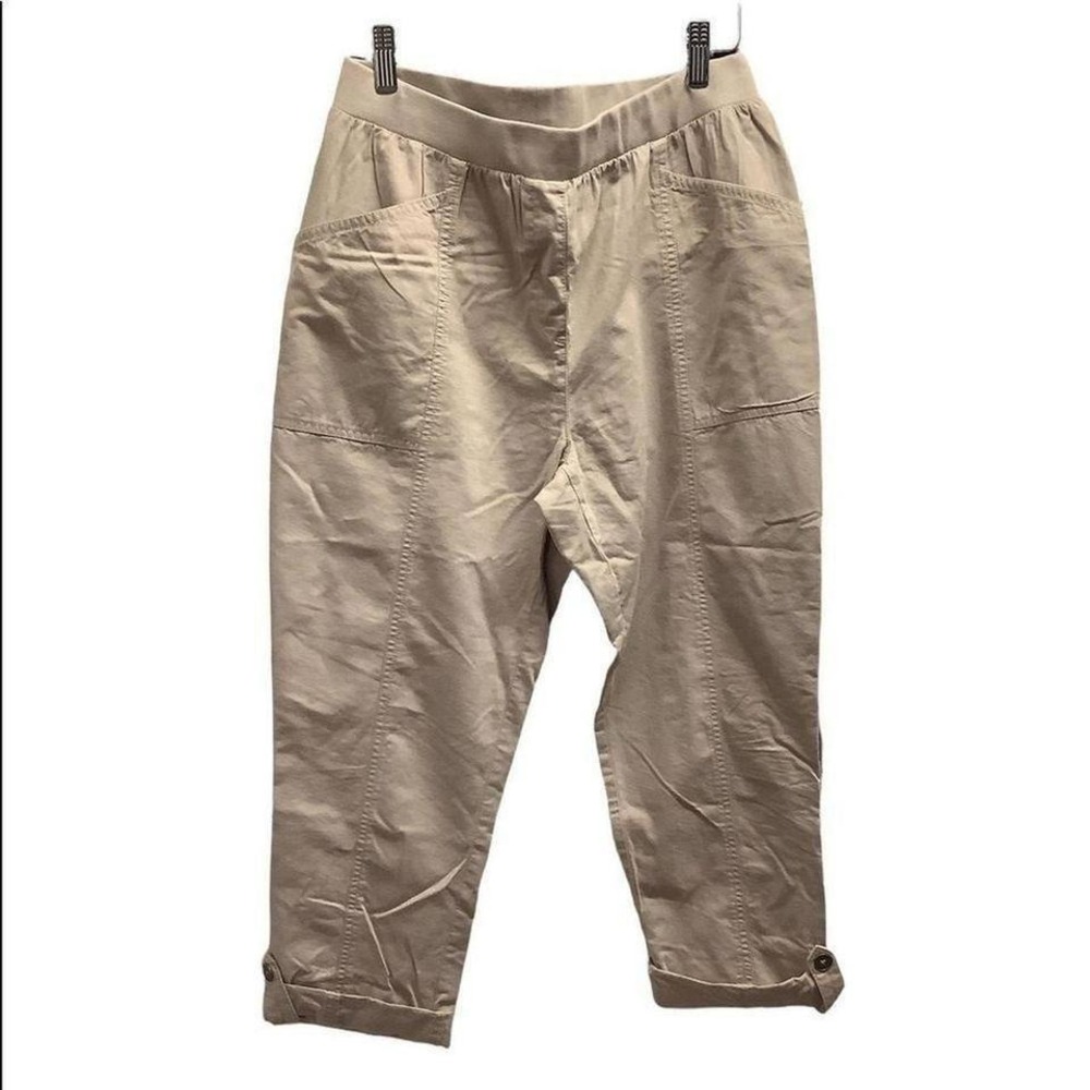 Chico's beige capris size 6 Chico's capris size 6‎